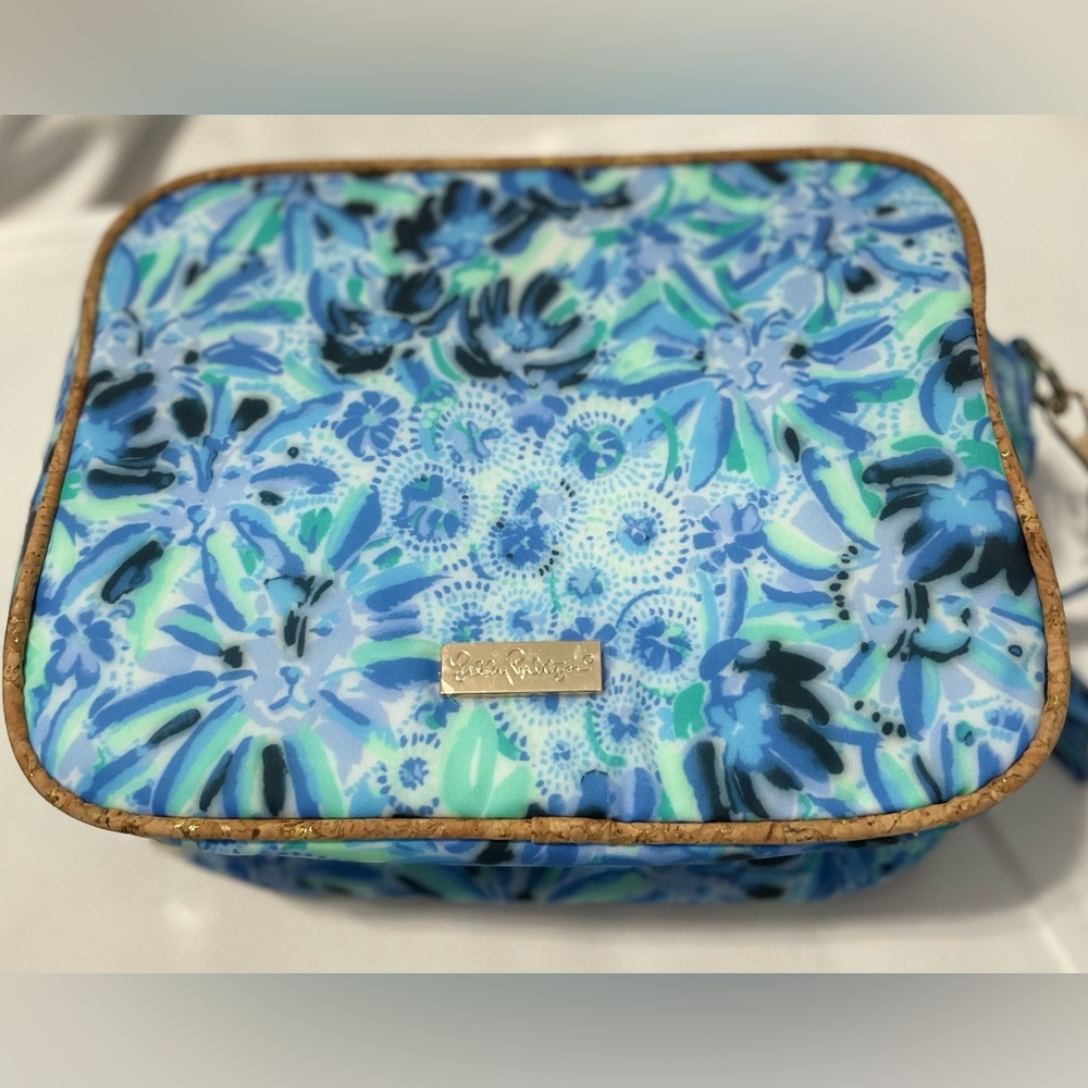Lilly Pulitzer Crossbody Insulated Lunch Box  High Maintenance Iris Blue NWOT
